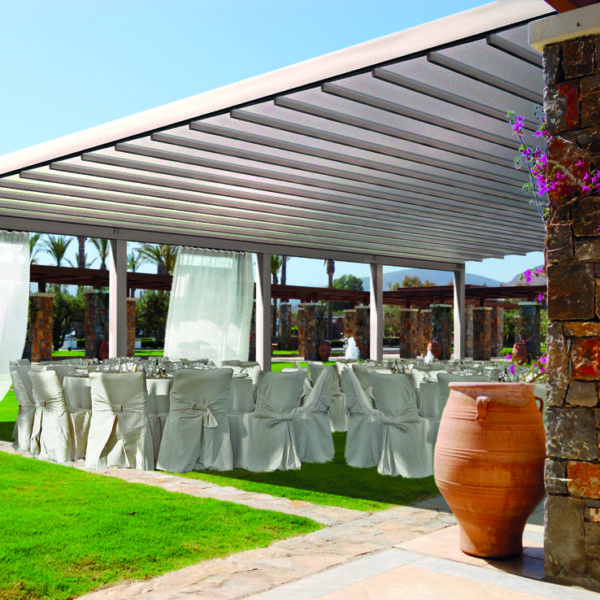 pergola R230 Pergomaster BT Group per ristorante outdoor copertura terrazza giardino