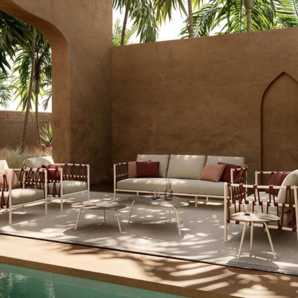 Arredo outdoor EMU Antigua completo con divano, poltrone e tavolino per giardino e terrazzo di design