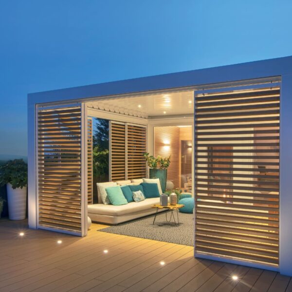 BT Group R640 Pergospace: pergola bioclimatica con zip e sistema tuttovetro