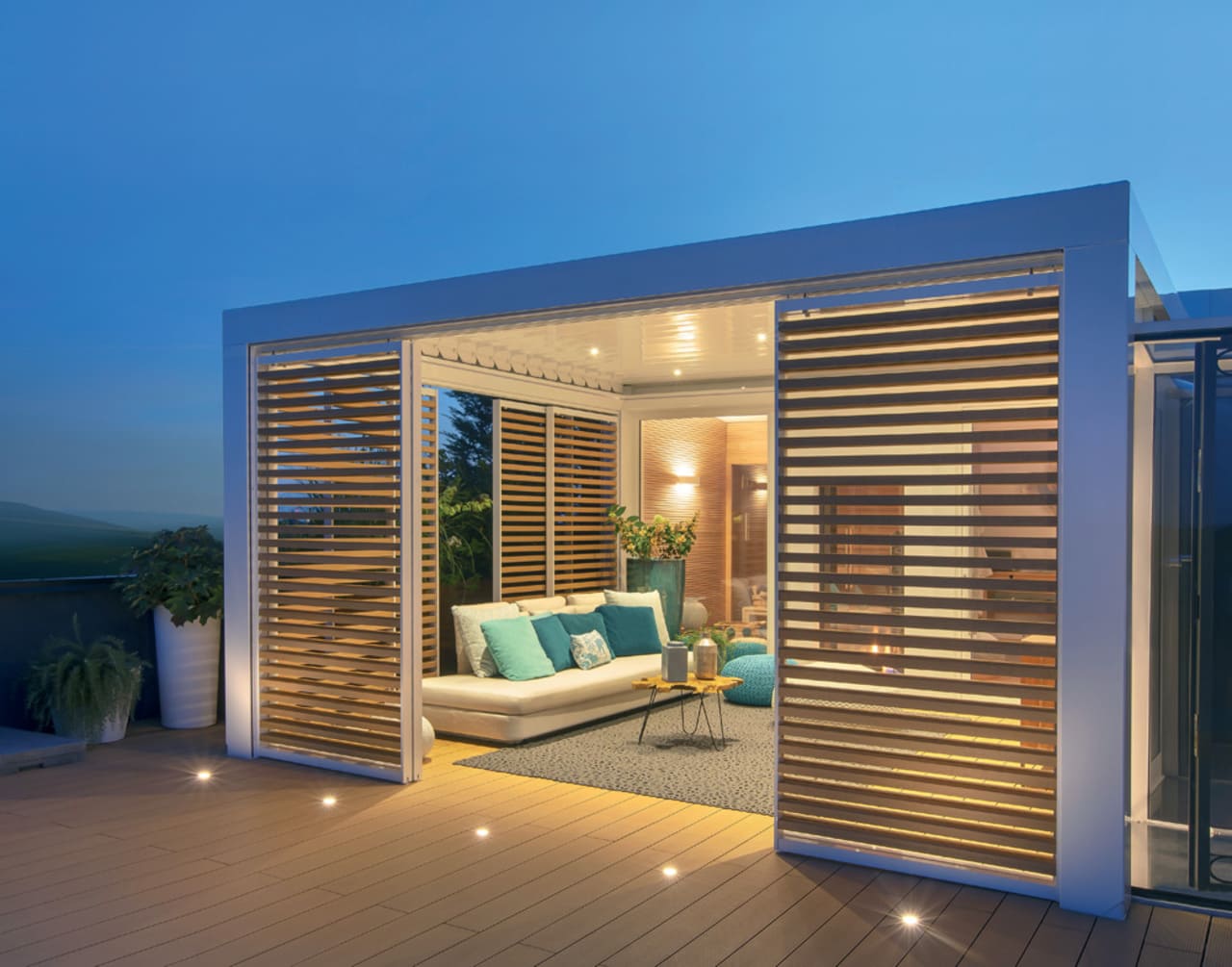 BT Group R640 Pergospace BT Group R640 Pergospace: pergola bioclimatica con zip e sistema tuttovetro